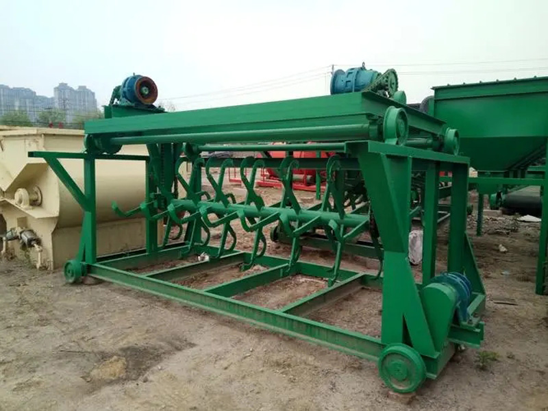 有机肥发酵翻堆机